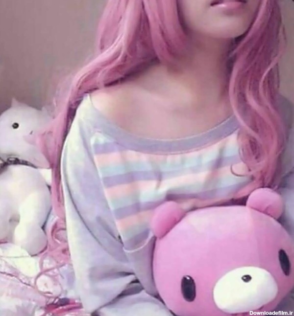 عکس دختر صورتی پوش