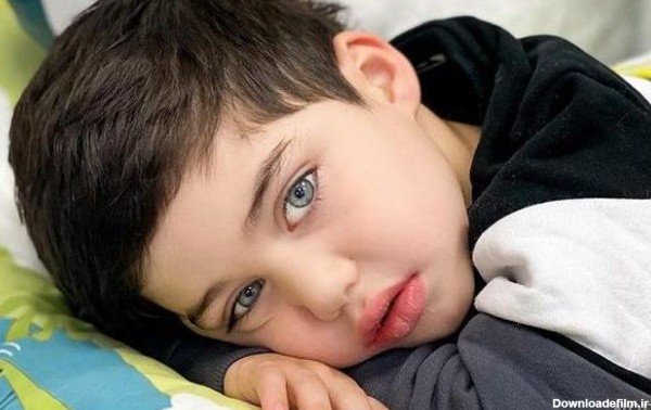 عکس نی نی پسر چشم رنگی خوشگل