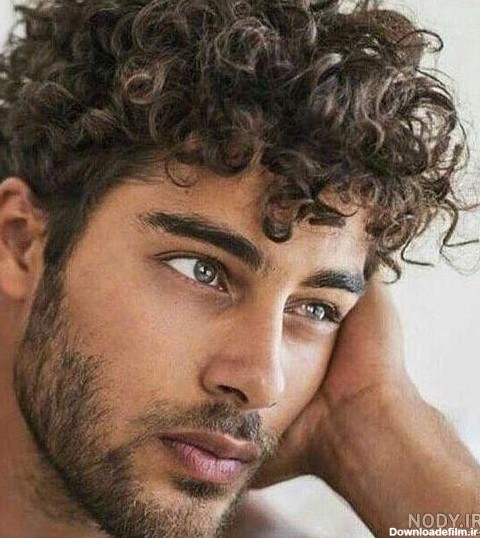 عکس دختر مو فرفری جذاب برای پروفایل