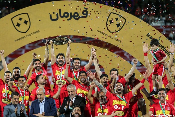 عکس نوشته برد پرسپولیس مقابل استقلال