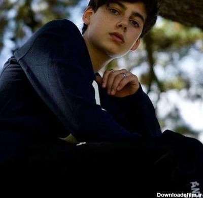 عکس نی نی پسر چشم رنگی خوشگل