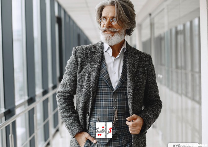 عکس پیرمرد تنها