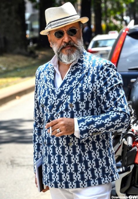 عکس پیرمرد تنها