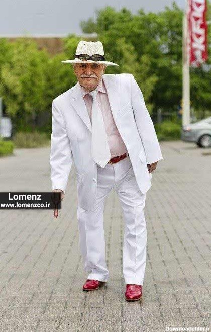 عکس پیرمرد تنها