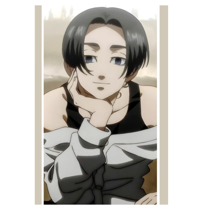 عکس مایکی با موهای سیاه