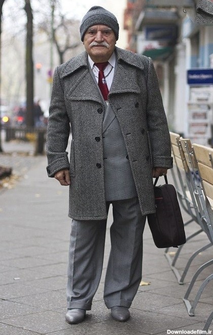 عکس پیرمرد تنها