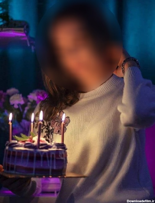 عکس دختر با کیک تولد طبیعی