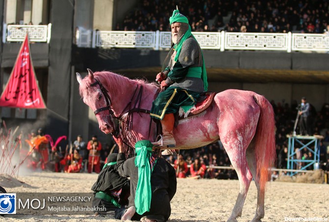 عکس اسب امام حسین در آسمان