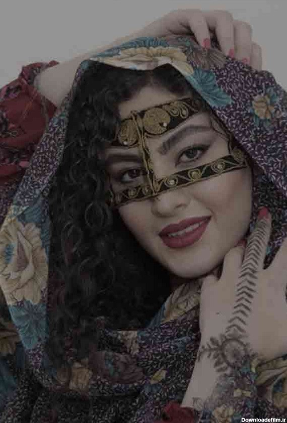 ژست عکس با لباس بندری