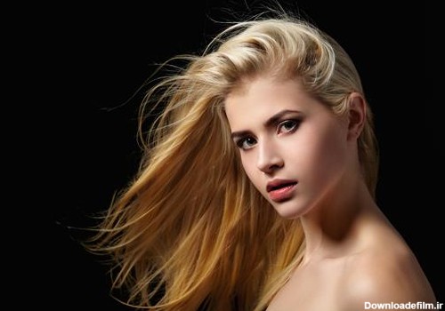 عکس دختری با موهای پریشان